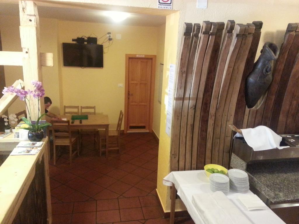 Europa Hostel Порторож Экстерьер фото
