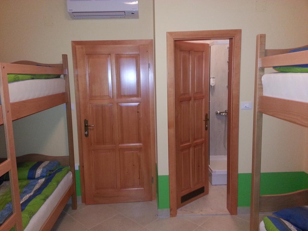 Europa Hostel Порторож Номер фото